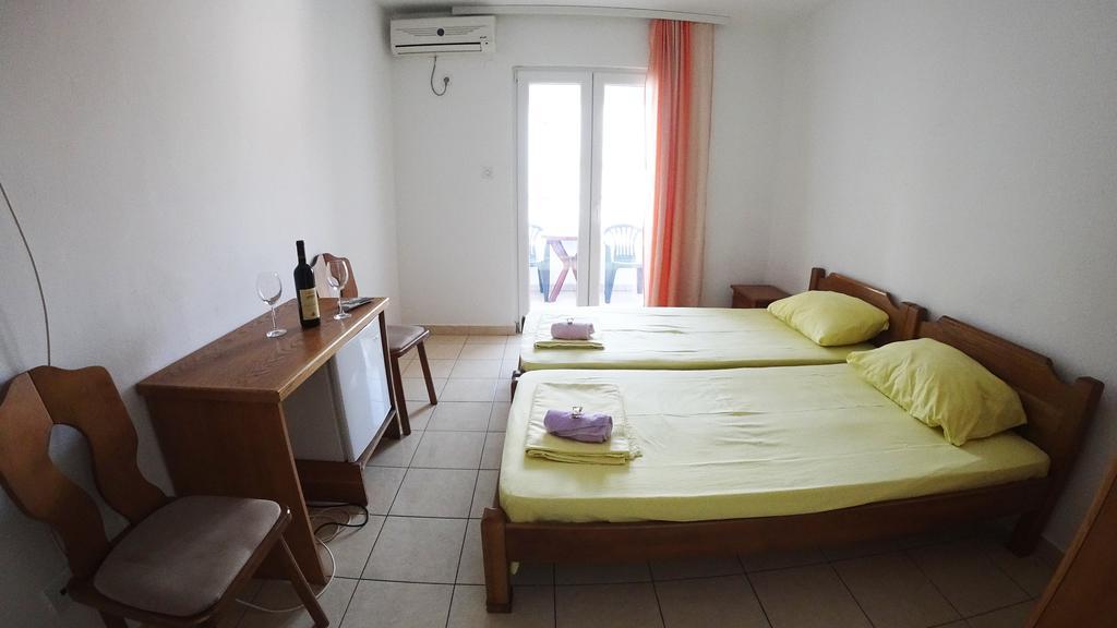 Guesthouse Sun Hostel Budua Esterno foto