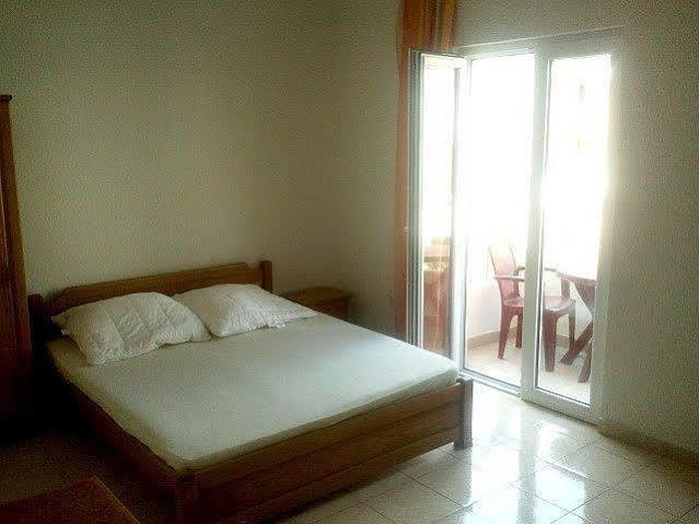 Guesthouse Sun Hostel Budua Esterno foto