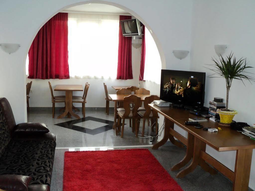 Guesthouse Sun Hostel Budua Esterno foto