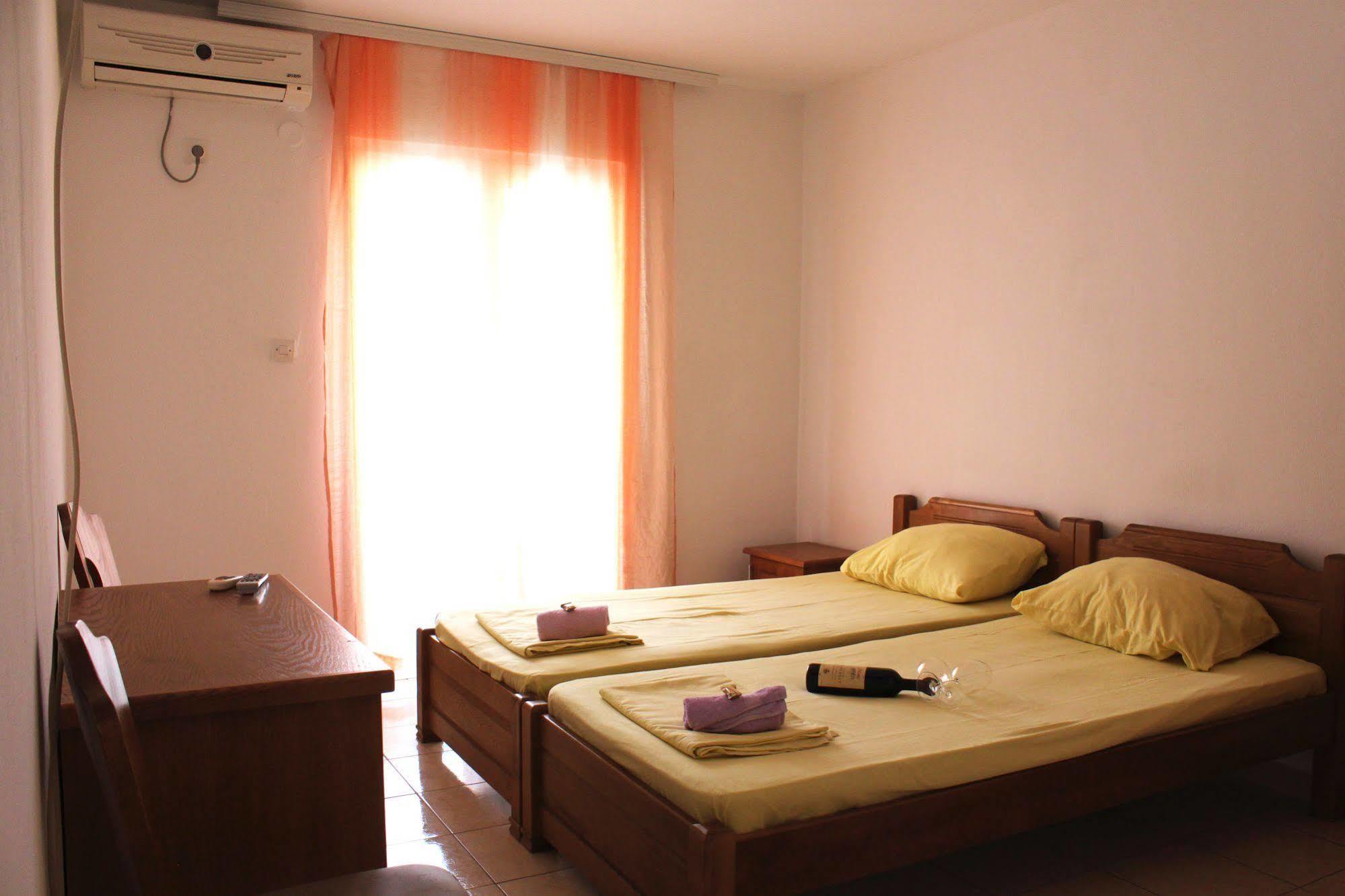 Guesthouse Sun Hostel Budua Esterno foto