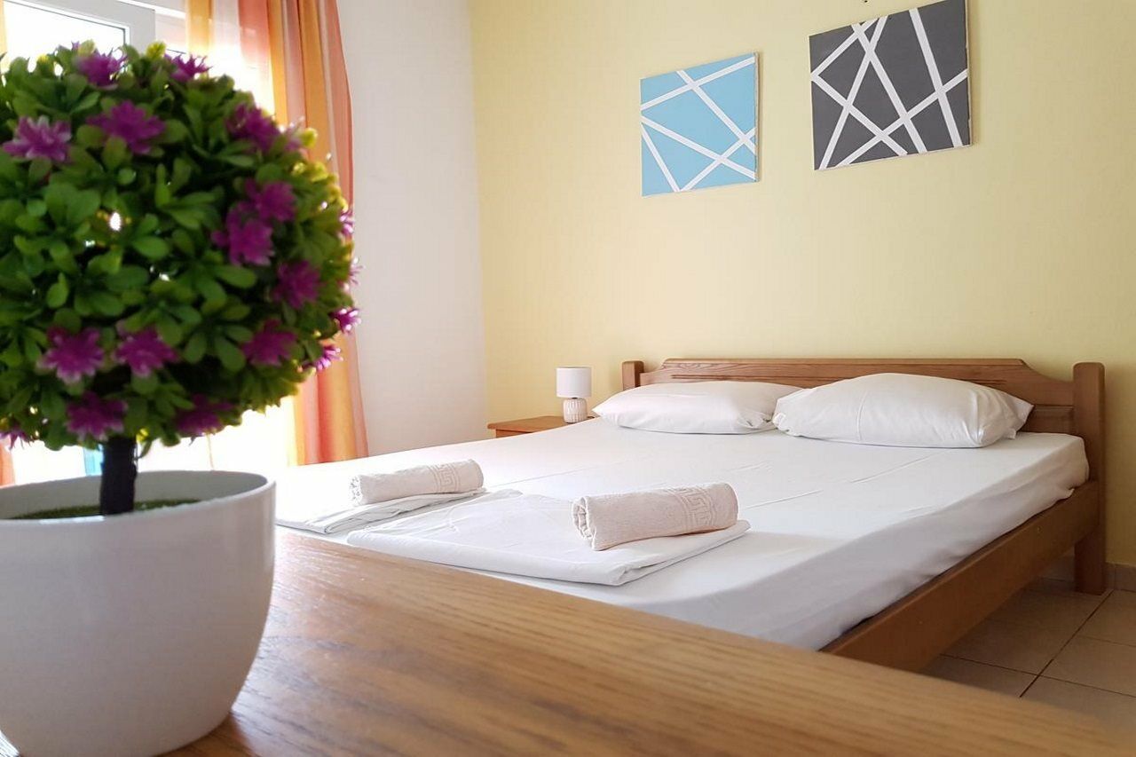 Guesthouse Sun Hostel Budua Esterno foto